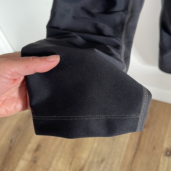 The North Face Joggers - Picture 4 of 7